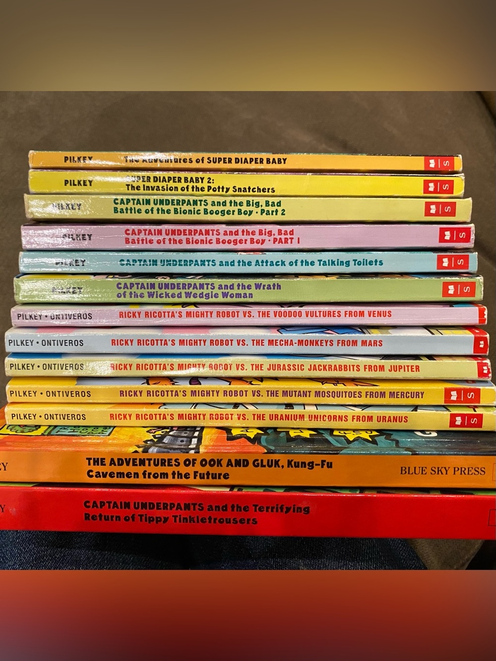 Captain Underpants-Ricky Ricotta- Dave Pilkey lot of 13 Books